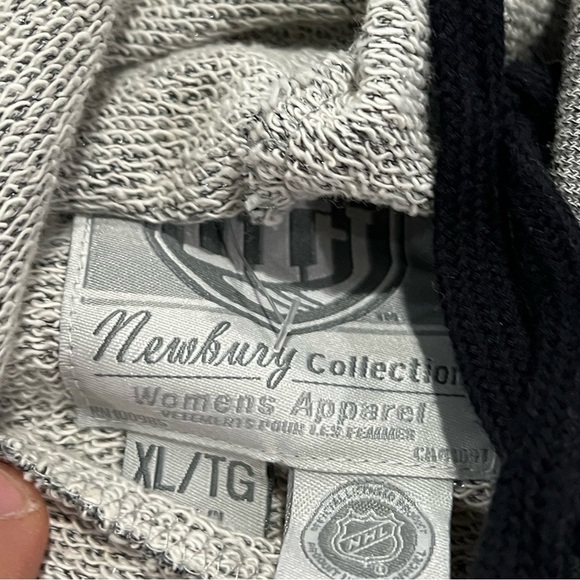 Women's Philadelphia Flyers NHL Gray Hoodie Jumper Pullover Sweatshirt - Picture 2 of 7